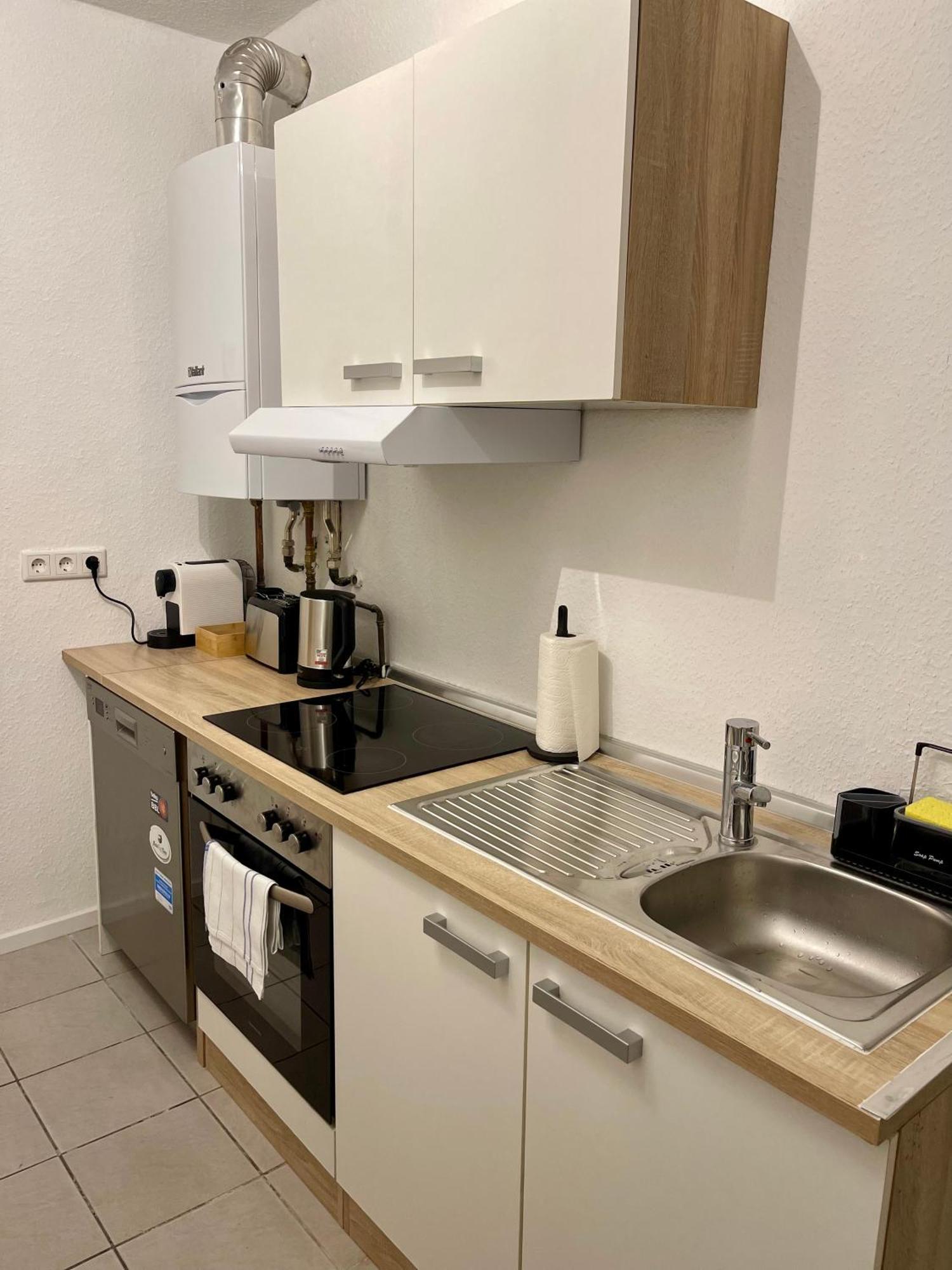 Raha Apartments - Ihr Komfortables Zuhause - Garten - Vollausstattung - Balkon - Parkplatz Kassel Buitenkant foto