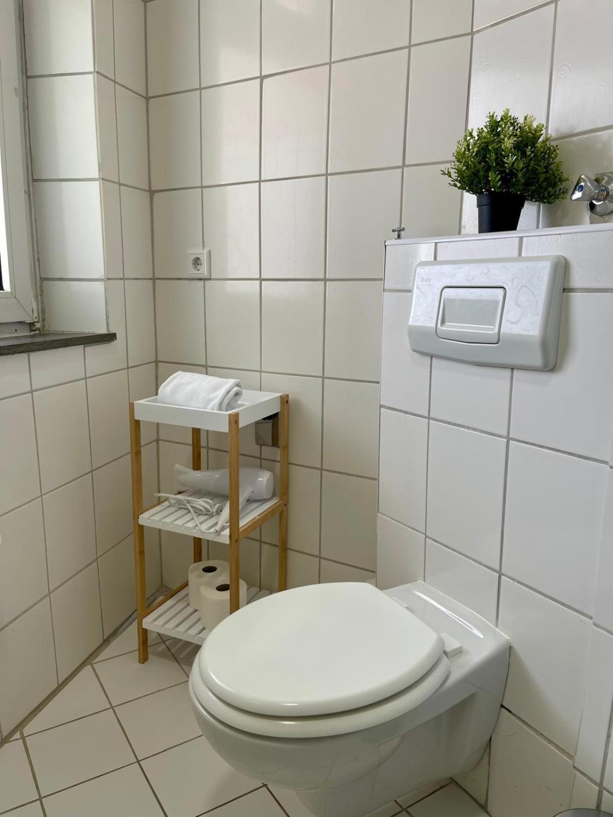 Raha Apartments - Ihr Komfortables Zuhause - Garten - Vollausstattung - Balkon - Parkplatz Kassel Buitenkant foto